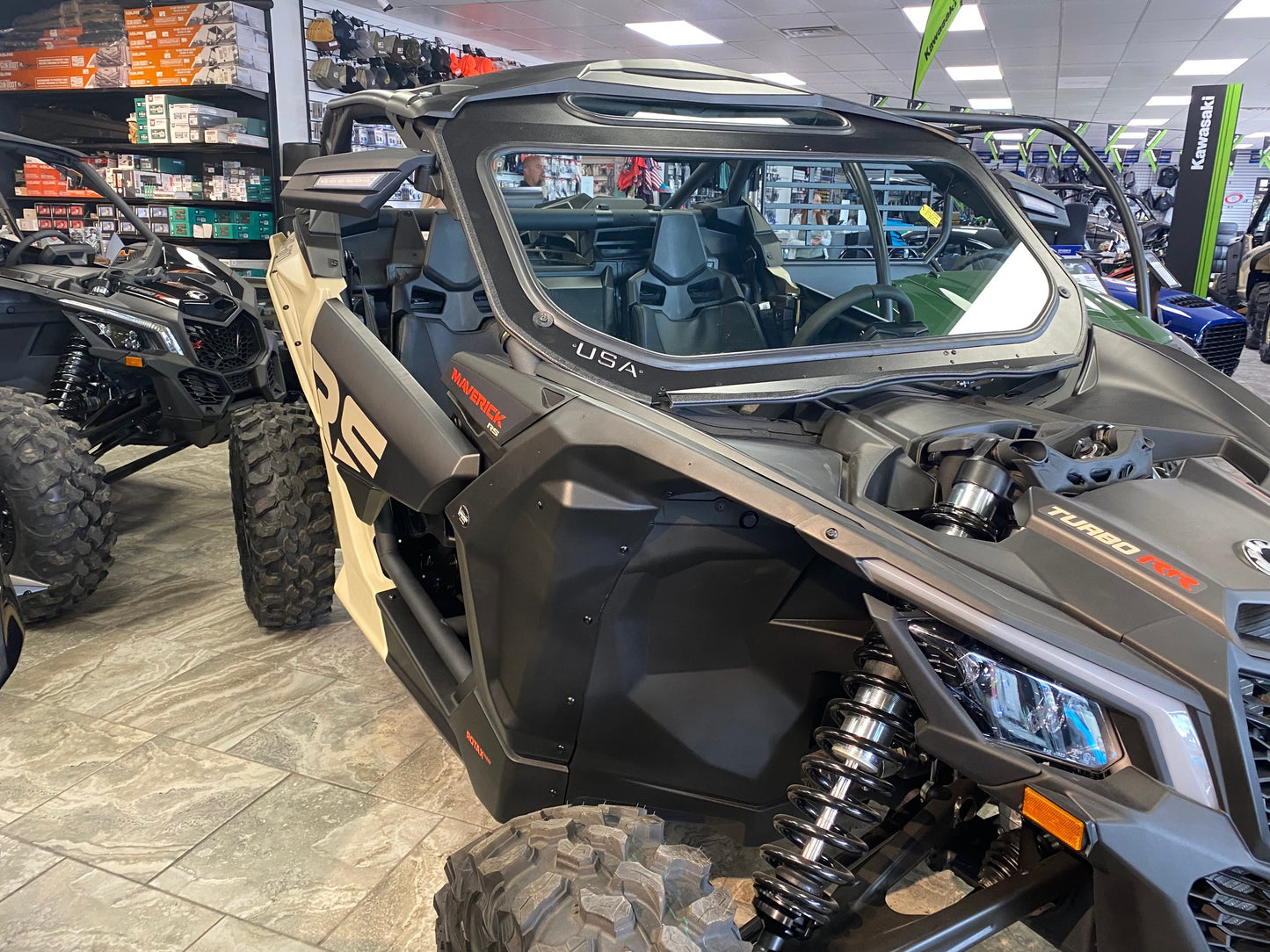 All Glass Windshield-Can-Am Maverick X3 with sun window