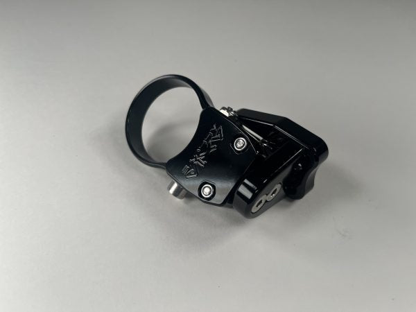 LARGE BASE ADJUSTABLE LIGHT MOUNT