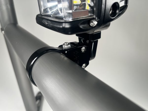 SMALL BASE ADJUSABLE LIGHT MOUNT