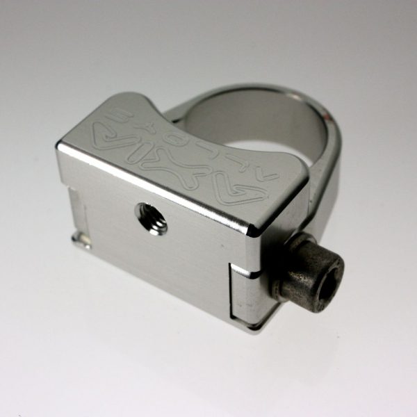 UNIVERSAL MOUNTING BRACKET - SINGLE 6 MM FEMALE THREAD